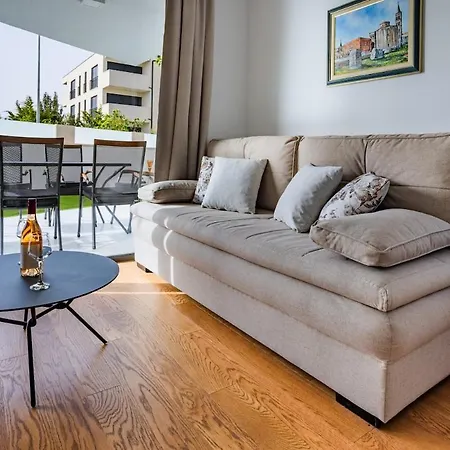 Ena - Borik Lejlighed